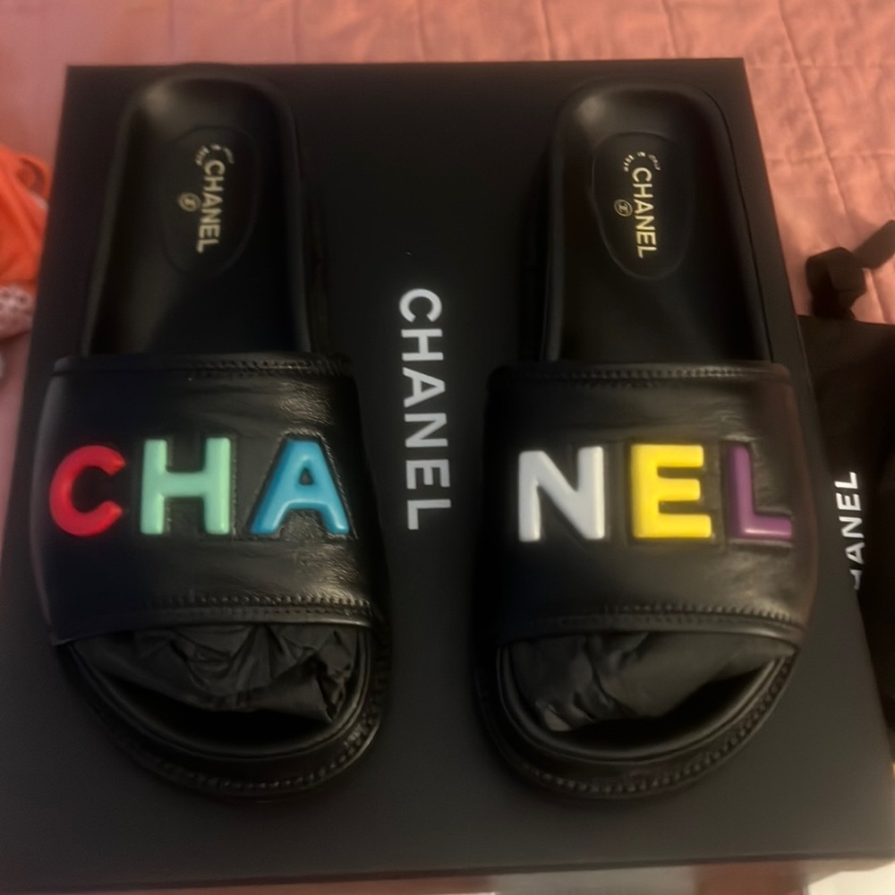 10MM CHANEL IN COLOR size 38 Black